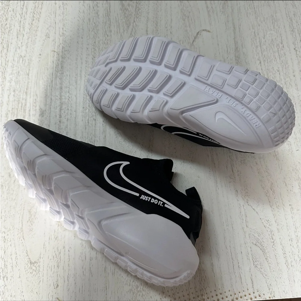 🆕 Nike Flex Runner 2 Running Shoes